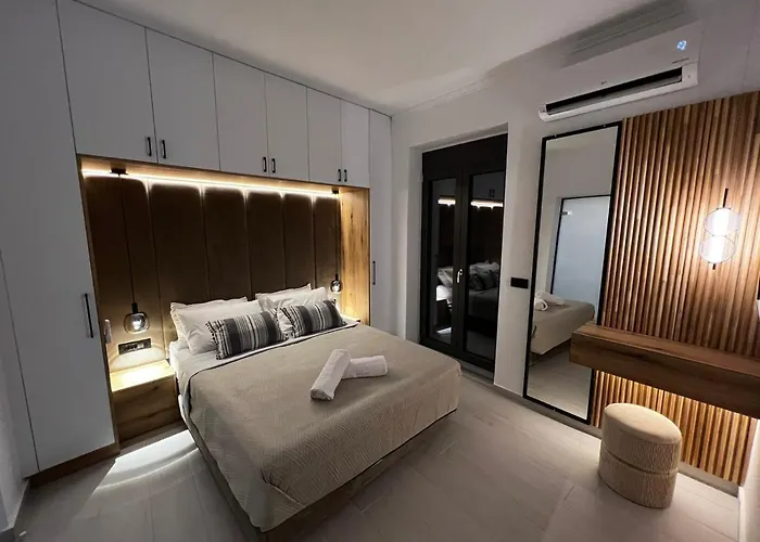 City Compass Luxury Suites