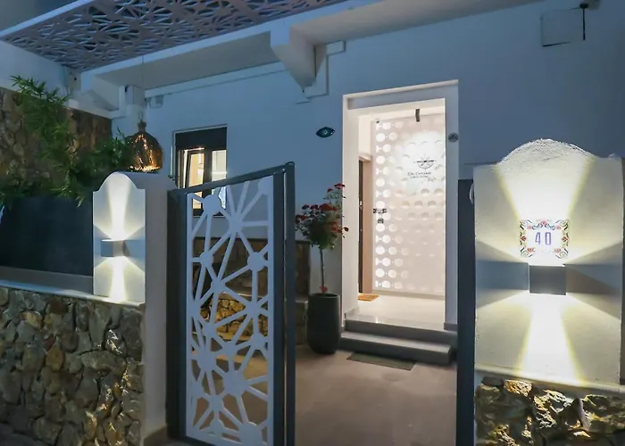 City Compass Luxury Suites