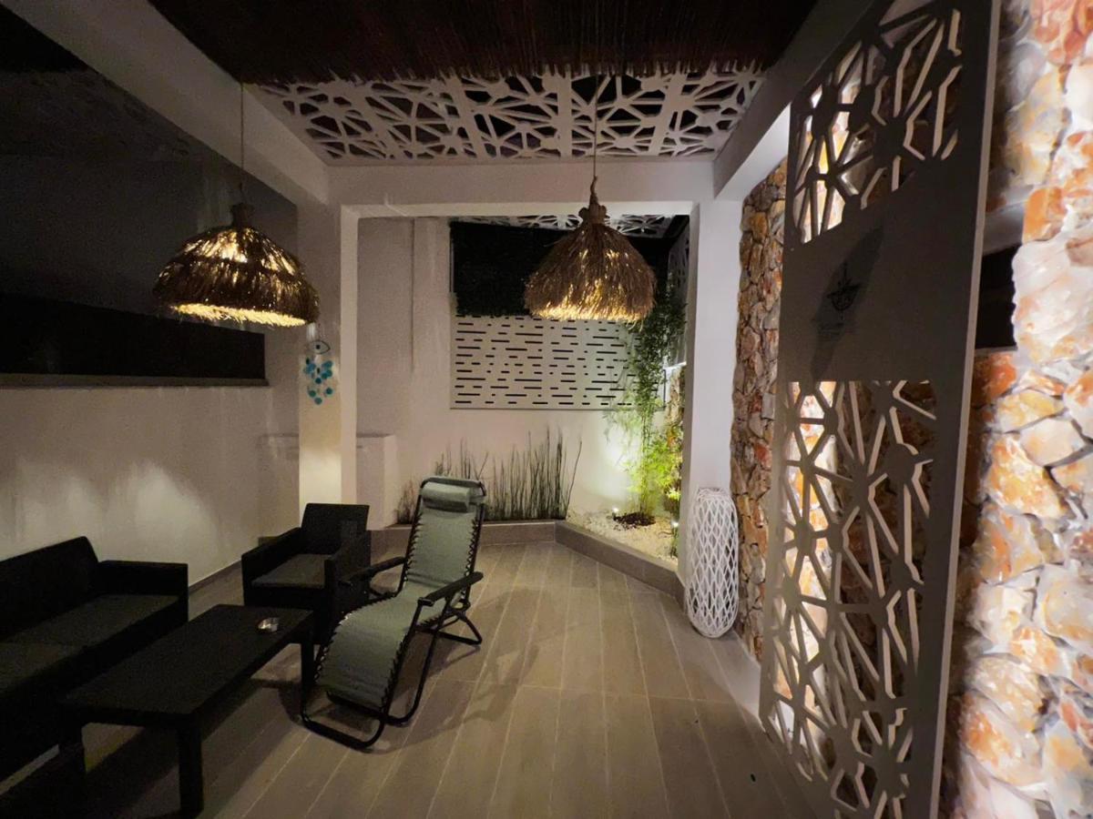 Compass Luxury *