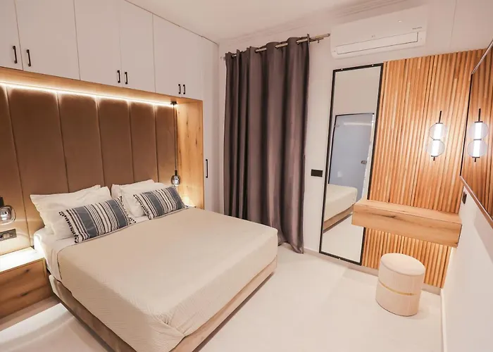 City Compass Luxury Suites